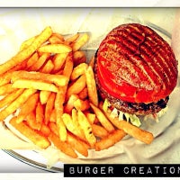 11/5/2012 tarihinde Steve L.ziyaretçi tarafından Burger Creations'de çekilen fotoğraf