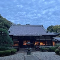 Photo taken at 勝光院 by Keen on 10/31/2022