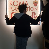 Das Foto wurde bei Roma Game Center von Tolga T. am 2/6/2018 aufgenommen