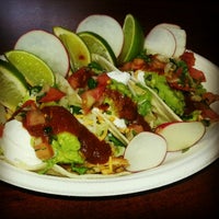 Das Foto wurde bei Ara&amp;#39;s Tacos Mexican Grill von Robbyn F. am 3/23/2013 aufgenommen