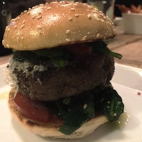 Photo taken at Richie&#39;n Rose – Burger No.1 by alxxrt on 1/28/2015