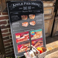 Photo taken at Granny Smith Apple Pie &amp;amp; Coffee by laki0814 on 4/30/2022