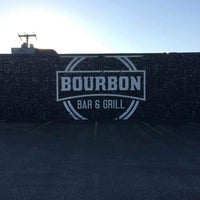 Foto tirada no(a) Bourbon Bar and Grill por Bourbon Bar and Grill em 10/13/2016