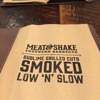 Foto tirada no(a) Meat &amp;amp; Shake por Jamie N. em 9/13/2015