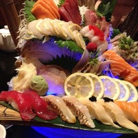 รูปภาพถ่ายที่ Nisen Sushi โดย Sheila เมื่อ 6/2/2013