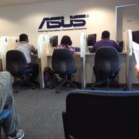 Photo taken at ASUS Service Centre by 刘 文 成 on 3/3/2014