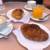 Photo taken at Ceraldi Caffè by Magdalena W. on 5/21/2022