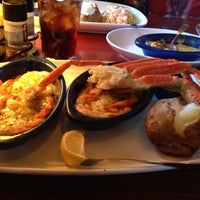 Photo taken at Red Lobster by Becky W. on 10/27/2012