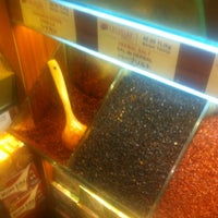 Foto diambil di Ucuzcular Baharat - Ucuzcular Spices oleh Alper U. pada 11/17/2012
