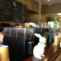 8/26/2013에 Larry S.님이 White Rabbit Coffeehouse &amp;amp; Cafe에서 찍은 사진