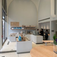 Photo taken at Blue Bottle Coffee by Andrew B. on 1/15/2019