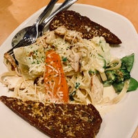 Photo taken at Outback Steakhouse by Plinio J. on 8/5/2019