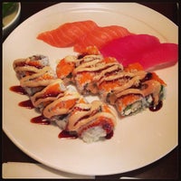 3/2/2013 tarihinde Havi A.ziyaretçi tarafından Sushi House'de çekilen fotoğraf