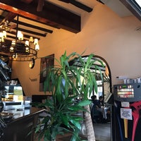 Foto scattata a El Mesón Bar Restaurant da David V. il 1/26/2017