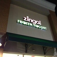 1/25/2013 tarihinde Emilyziyaretçi tarafından Zinga Frozen Yogurt'de çekilen fotoğraf