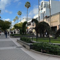 Photo taken at Third Street Promenade by Hamad on 2/8/2024