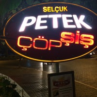 Das Foto wurde bei Petek Çöp Şiş von Mustafa S. am 8/12/2017 aufgenommen