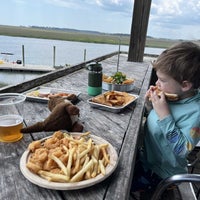 Photo taken at Bowen&amp;#39;s Island Restaurant by Charles on 6/9/2022