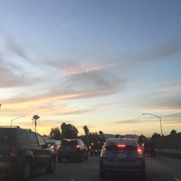 Photo taken at US-101 (Hollywood Freeway / Ventura Freeway) by 👨🏽 Т. on 10/27/2016