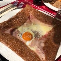 Das Foto wurde bei La Creperie d&amp;#39;Auriane von Sara R. am 3/28/2017 aufgenommen