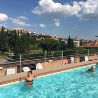 รูปภาพถ่ายที่ Hotel Giò Wine e Jazz Area โดย Jen B. เมื่อ 7/20/2018