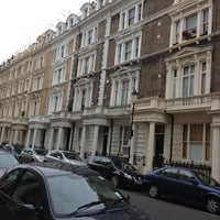 Photo taken at Notting Hill Appartments by Gabriele C. on 10/22/2012