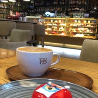 Foto tomada en Traveler&amp;#39;s Coffee Odessa  por Birol Şeker el 2/15/2021