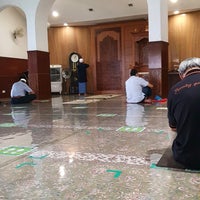 Photo taken at Masjid Omar Kampung Melaka (Mosque) by Yan C. on 5/17/2021