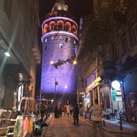 Foto diambil di Menara Galata oleh Şeyma T. pada 6/12/2018