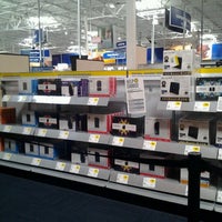 Photo taken at Best Buy by Riza Renée Routte Woods M. on 10/17/2012