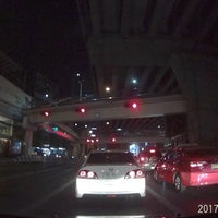 Photo taken at Ratchada-Lat Phrao Intersection Flyover by ᑭOᑎ on 12/10/2017