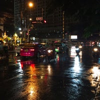 Photo taken at Huai Khwang Intersection by ᑭOᑎ on 8/16/2017