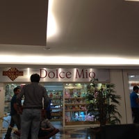 Photo taken at Dolce Mio by Gabriel S. on 9/22/2012