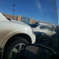 12/28/2012 tarihinde Jean R F.ziyaretçi tarafından Walmart Supercentre'de çekilen fotoğraf
