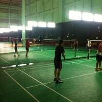 Photo taken at My House, Badminton Court (แบดมินตัน มายเฮ้าส์) by Dome Tapsupa on 11/25/2014