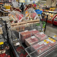 Photo taken at Mariano&amp;#39;s Fresh Market by Beth S. on 2/15/2024