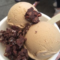 4/18/2015 tarihinde Sümeyye B.ziyaretçi tarafından Smitten Ice Cream'de çekilen fotoğraf