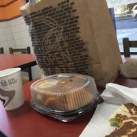 Photo taken at Taco Bell by Md P. on 5/19/2017