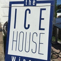 9/25/2016 tarihinde Alina D.ziyaretçi tarafından The Ice House Winery'de çekilen fotoğraf