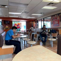 Photo taken at McDonald&amp;#39;s by Aarón L. on 5/20/2019