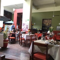 Photo taken at Restaurante italiano Epicuro by Aarón L. on 4/15/2017