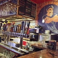 Foto tirada no(a) Sinbad Cafe &amp;amp; Hookah Bar por B.A.Stoner 4. em 4/1/2014