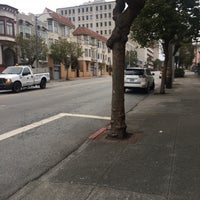 Photo taken at Chariot Stop - Pac Heights Laurel Heights by Sylvie on 8/16/2017