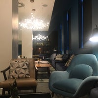Photo taken at Apex City of London Hotel by Sylvie on 4/25/2018