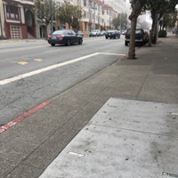 Photo taken at Chariot Stop - Pac Heights Laurel Heights by Sylvie on 8/28/2017