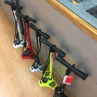 5/12/2017 tarihinde Sylvieziyaretçi tarafından High Trails Cyclery'de çekilen fotoğraf