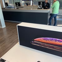 Photo taken at XFINITY Store by Comcast by Sylvie on 3/30/2019