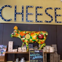 รูปภาพถ่ายที่ Wisconsin Cheese Mart โดย Sincere H. เมื่อ 9/10/2019