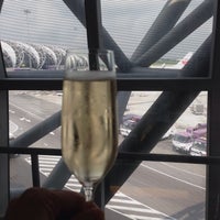 Photo taken at British Airways (BA) First/Business Class Lounge by tyu3phone on 9/28/2014