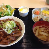 Photo taken at わや食堂 by tyu3phone on 1/31/2015